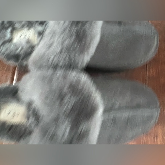 UGG Women Disquette Slipper Grey Fur Slide Size 8 - Picture 7 of 8